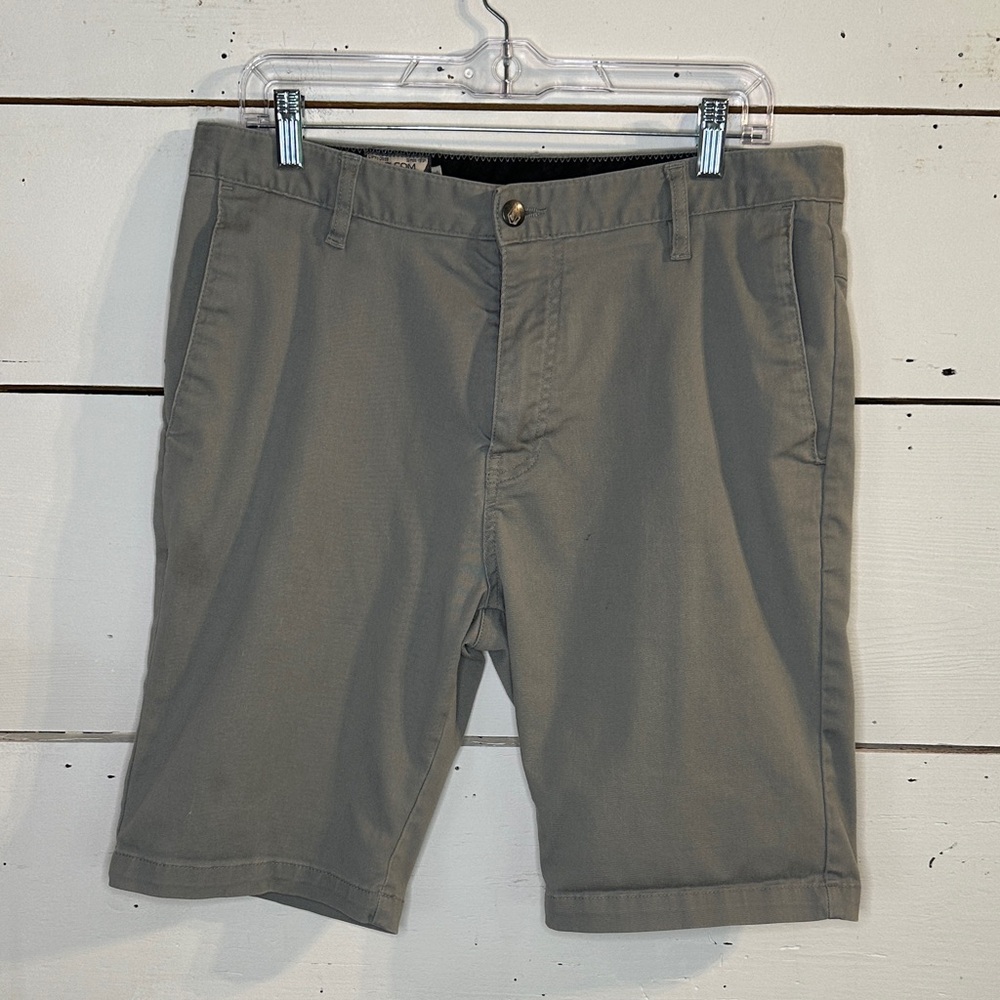 Volcom Men's Grey Flat Front Shorts